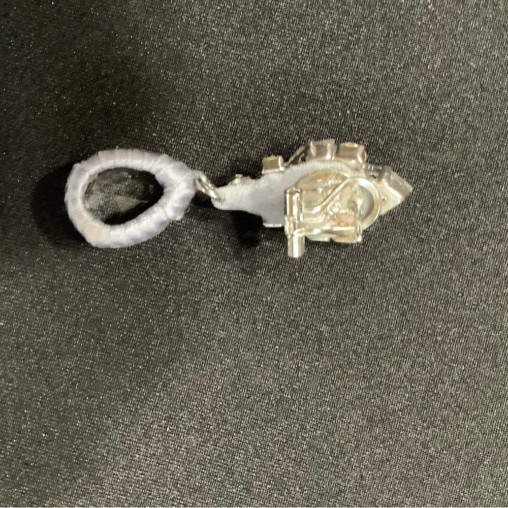 Jewelry - Picture 4 of 5